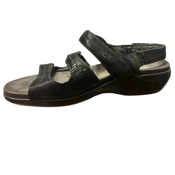 Aravon by New Balance Black Leather Sandals 10D Adjustable Comfort Walking shoe - Picture 2 of 10